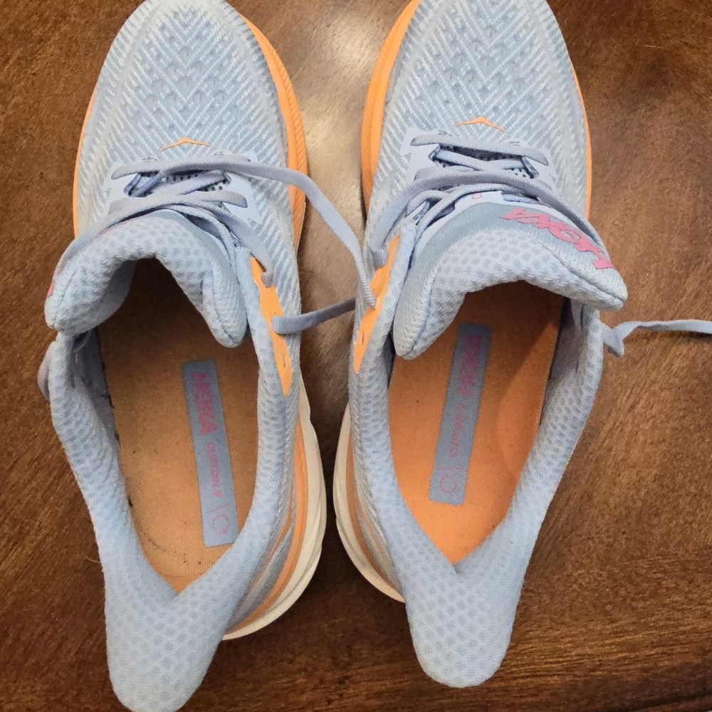Hoka Women's Clifton 9 Sneaker, Airy Blue/Ice Water - Picture 6 of 6